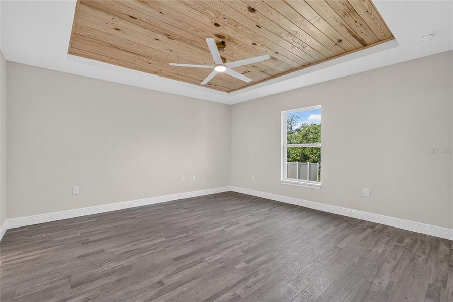Spacious, unfurnished interior of a new home in , Ocala (Image 13).