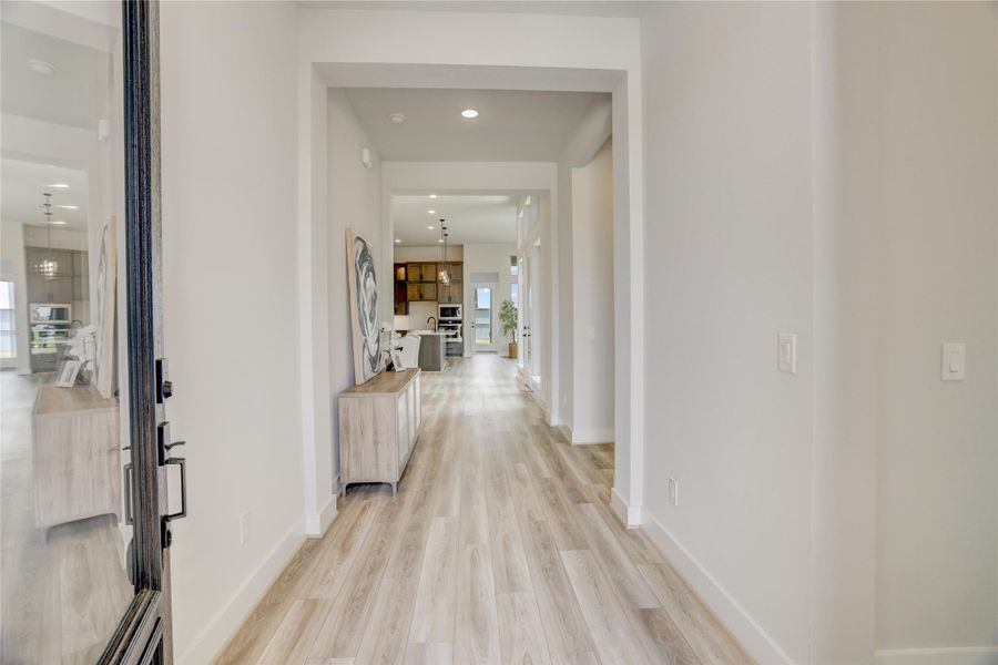 Spacious, unfurnished interior of a new home in Fulshear Lakes Gardens, Fulshear (Image 20). Spacious, unfurnished interior of a new home in Fulshear Lakes Gardens, Fulshear (Image 20).