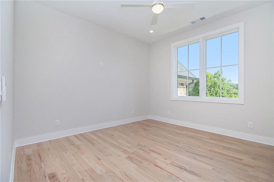 Spacious, unfurnished interior of a new home in , Alpharetta (Image 19).