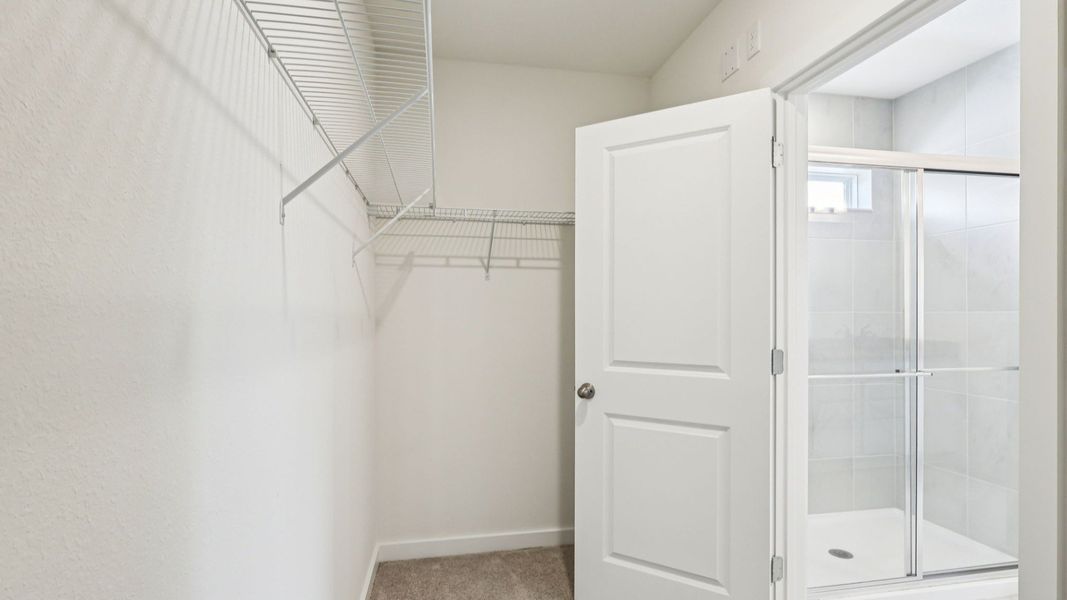 Representative furnished interior of a home built from the Baker by DRB Homes in Willowbrook North, Winter Haven (Image 38).