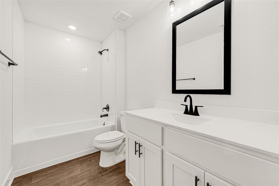 Furnished interior view inside a new home in Stonebrooke, Conroe (Image 5).