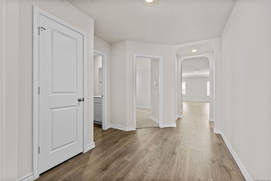 Spacious, unfurnished interior of a new home in Redbird Ranch, San Antonio (Image 13).