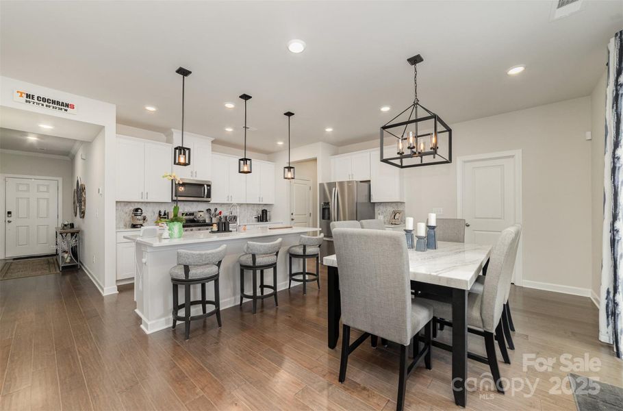 Fabulous open Kitchen and Dining Area Fabulous open Kitchen and Dining Area