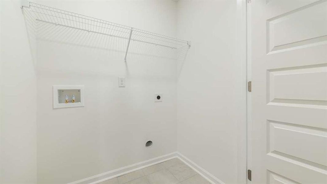 Spacious, unfurnished interior of a new home in Townes at Asbury, Hapeville (Image 13).