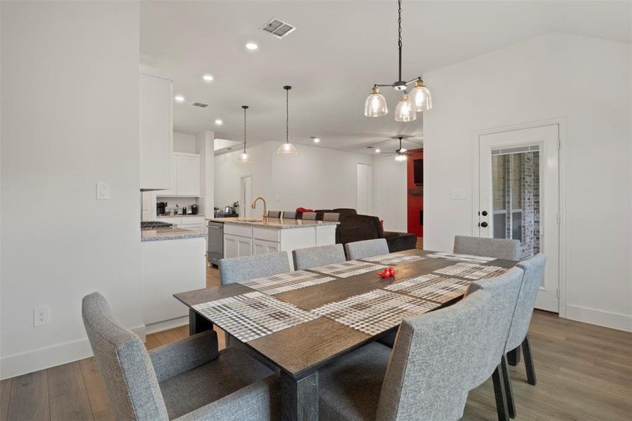 Furnished interior view inside a new home in , Saginaw (Image 30).