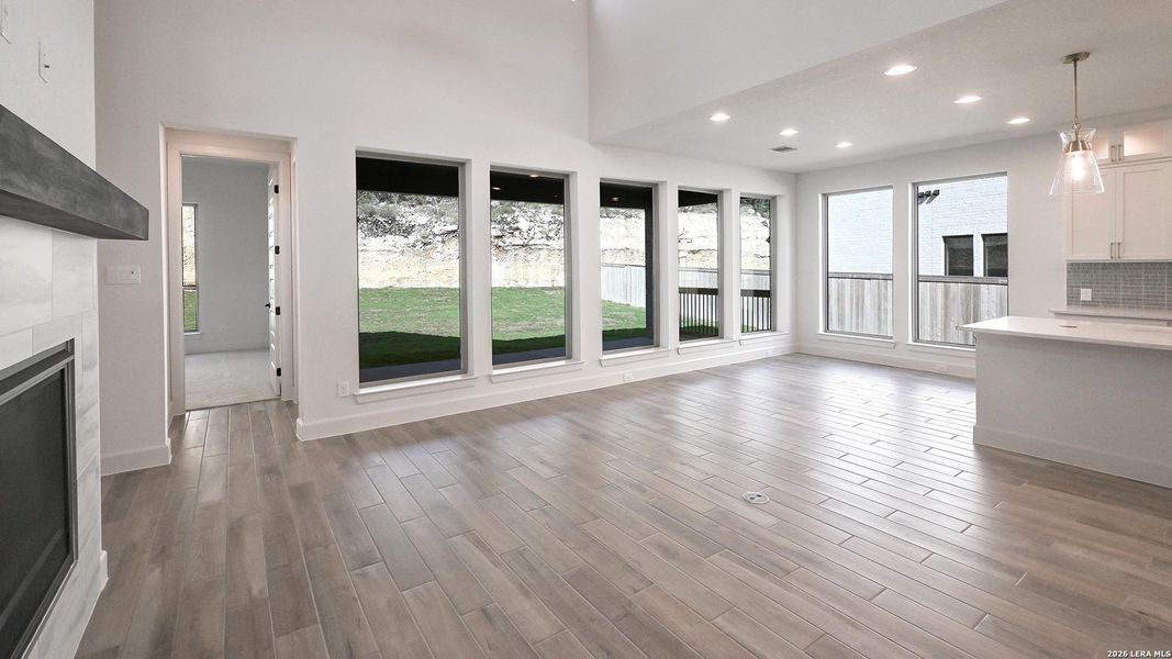 Spacious, unfurnished interior of a new home in Hidden Canyon, San Antonio (Image 17).