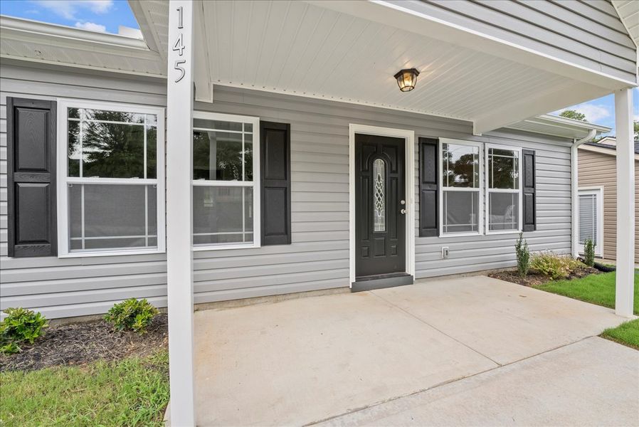Representative exterior details of a home built from the Lyman by Enchanted Homes in Lonesome Dove, San Antonio (Image 3).