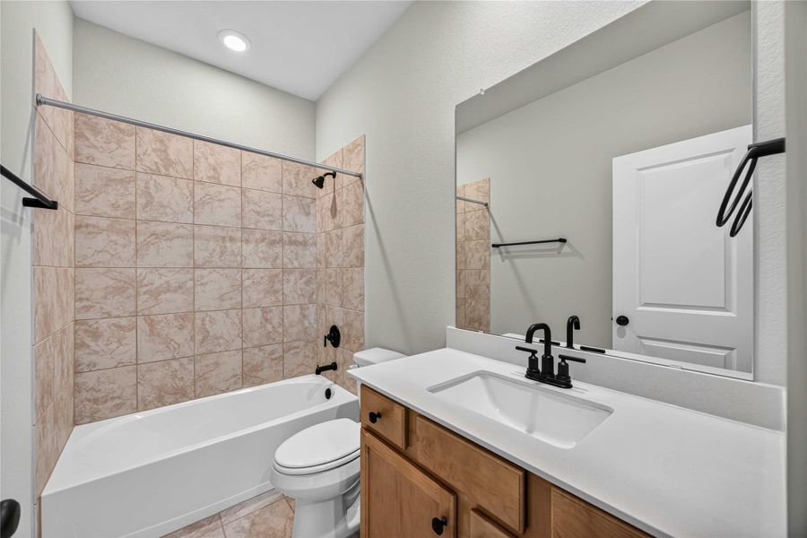 Furnished interior view inside a new home in La Segarra 40', Brookshire (Image 13). Furnished interior view inside a new home in La Segarra 40', Brookshire (Image 13).