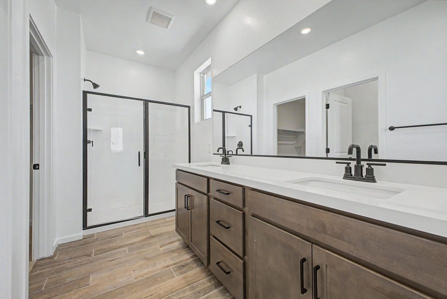 Furnished interior view inside a new home in Frontera, Surprise (Image 6).