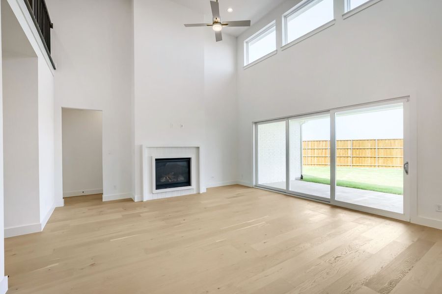 791 Falls - Living Area