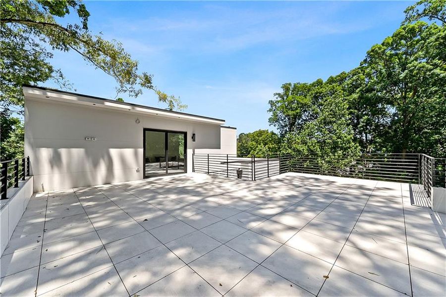 Exterior details and patio area of a home in , Brookhaven (Image 25).
