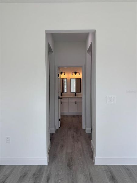 Spacious, unfurnished interior of a new home in , Ocala (Image 15).