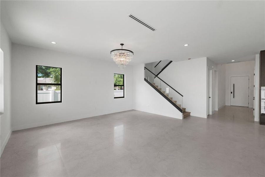 Spacious, unfurnished interior of a new home in , Tampa (Image 20).