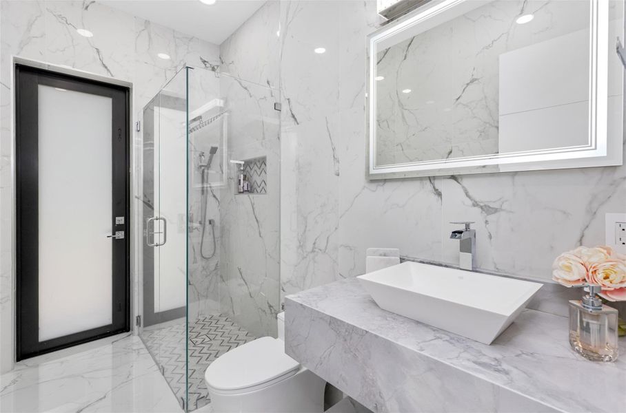 Furnished interior view inside a new home in , Parkland (Image 37).