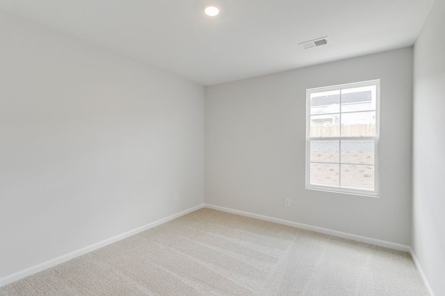 Spacious, unfurnished interior of a new home in Ellington, Elgin (Image 26).