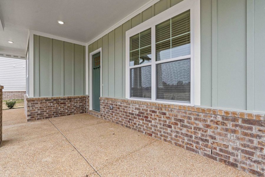Exterior details and patio area of a home in Twin Oaks, Oakland (Image 3).