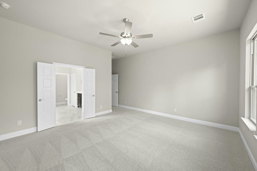Spacious, unfurnished interior of a new home in Kentsdale Farms, DeSoto (Image 30).