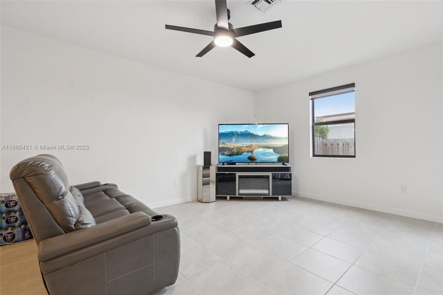 Image 38 of a home in .