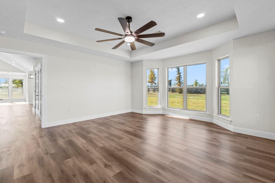 Spacious, unfurnished interior of a new home in , Onalaska (Image 37).