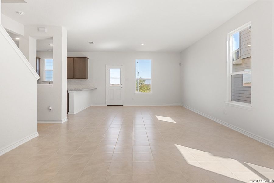Spacious, unfurnished interior of a new home in Knox Ridge, Converse (Image 26).