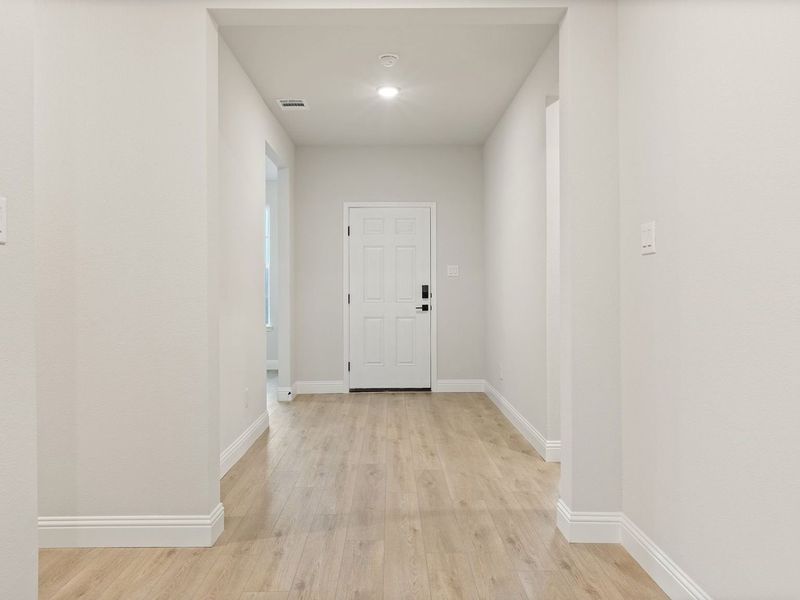 Spacious, unfurnished interior of a new home in Waverly Estates, Nevada (Image 12). Spacious, unfurnished interior of a new home in Waverly Estates, Nevada (Image 12).