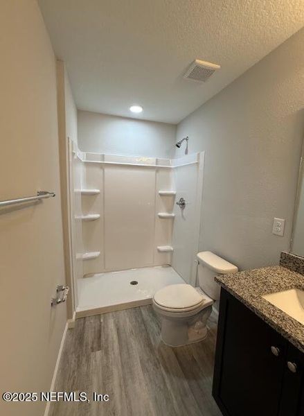 Spacious, unfurnished interior of a new home in , Jacksonville (Image 14).