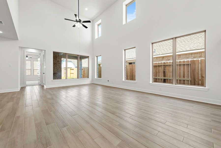 Spacious, unfurnished interior of a new home in Austin Point, Richmond (Image 8).