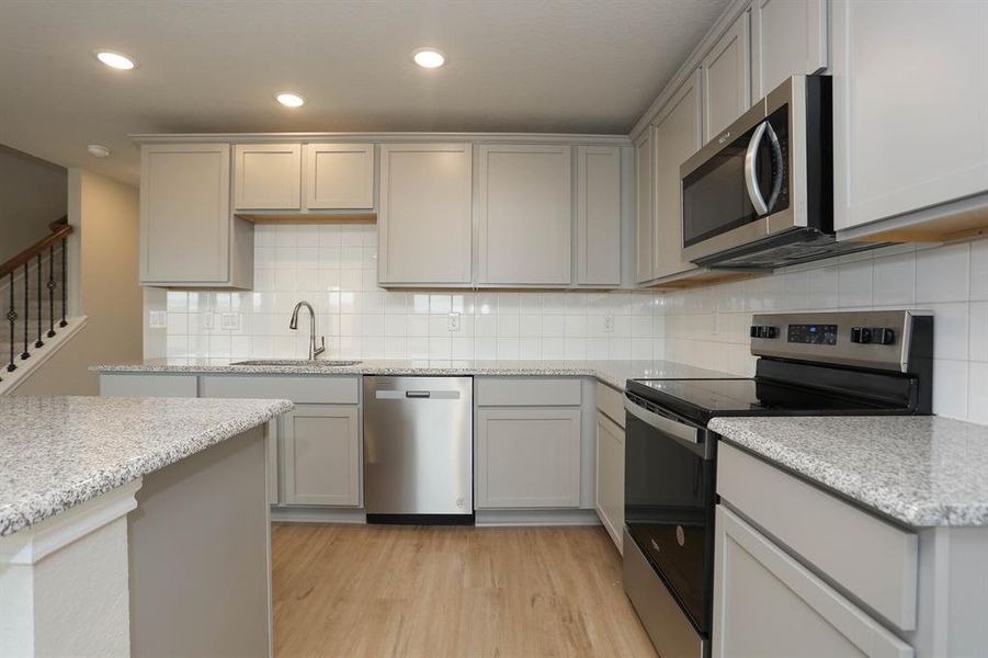 10_8656_Merlin_Cove10_mls 10_8656_Merlin_Cove10_mls