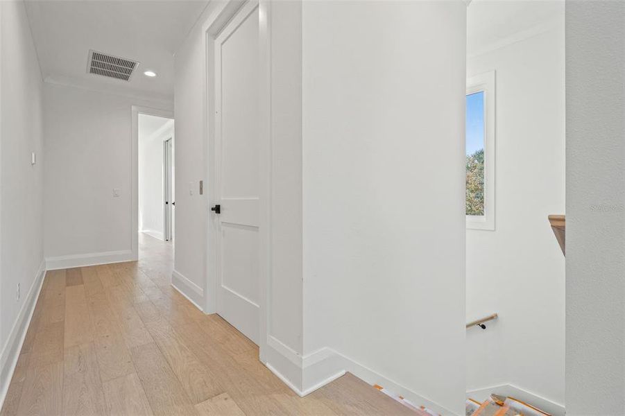 Spacious, unfurnished interior of a new home in , Tampa (Image 23).