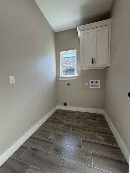 Spacious, unfurnished interior of a new home in , Vidor (Image 17).