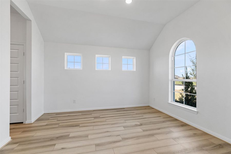 Spacious, unfurnished interior of a new home in River Ranch, Dayton (Image 25).