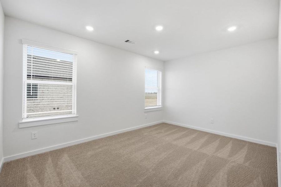 Spacious, unfurnished interior of a new home in , Iowa Colony (Image 21).