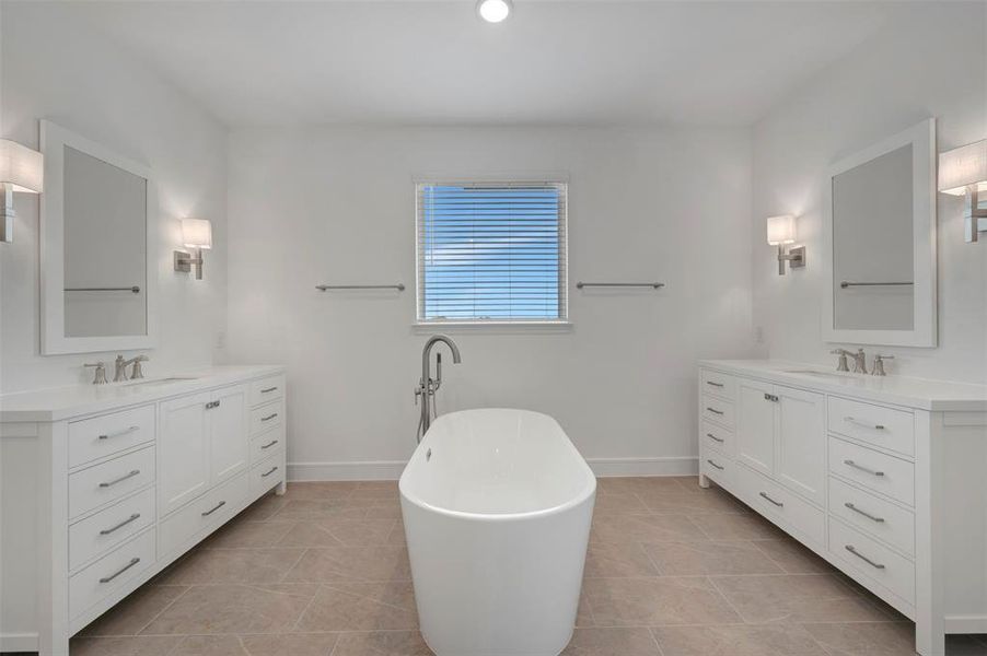 Furnished interior view inside a new home in Timberbrook, Justin (Image 11).