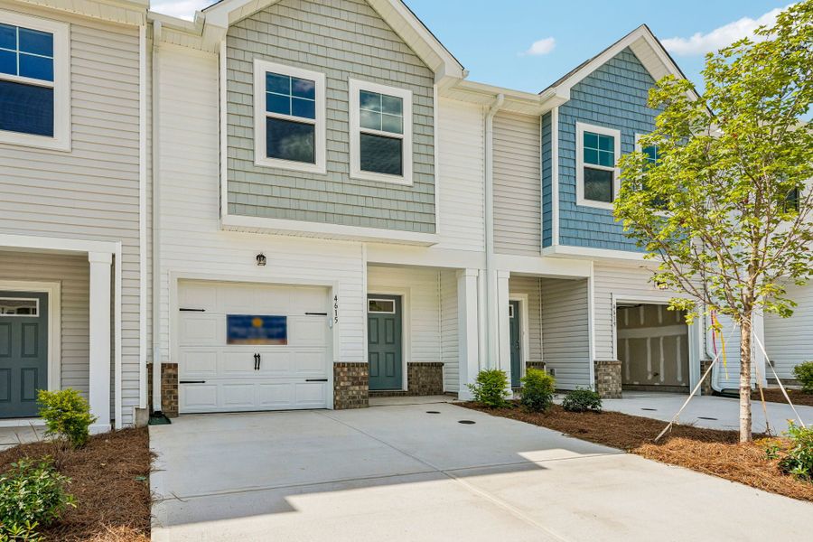4615 Green Drake Drive, Charlotte, NC. - Slide 3 4615 Green Drake Drive, Charlotte, NC. - Slide 3