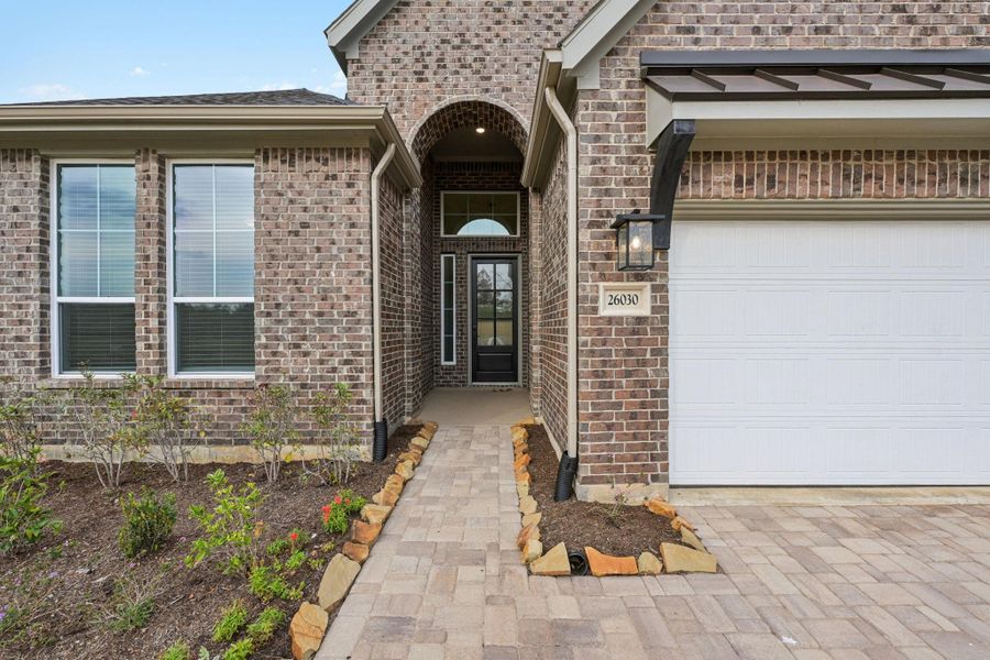 Exterior details and patio area of a home in Kresston, Montgomery (Image 29).