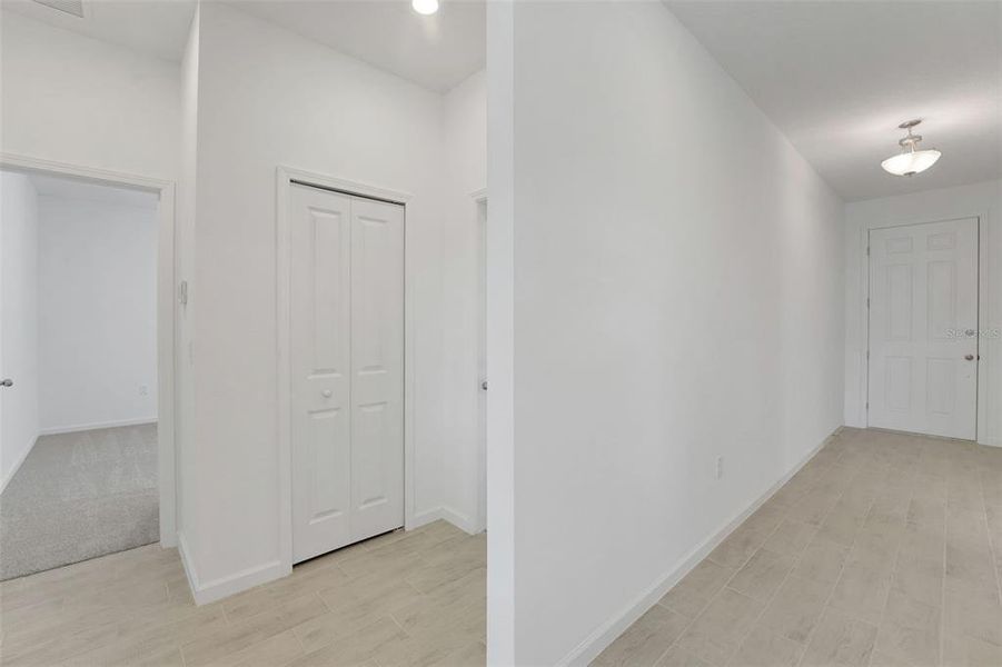 Spacious, unfurnished interior of a new home in Willowbrook North, Winter Haven (Image 18).