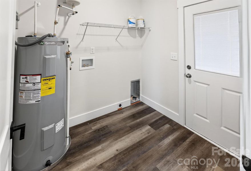 Spacious, unfurnished interior of a new home in , Gastonia (Image 17).