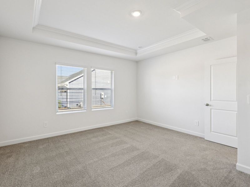 Spacious, unfurnished interior of a new home in Brighton Springs, York (Image 15).
