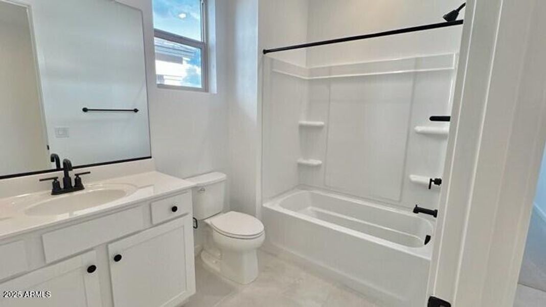 D39E01C6- (002) D39E01C6- (002)