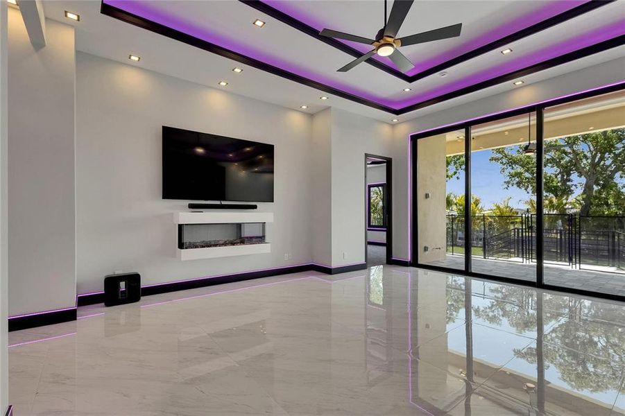 Furnished interior view inside a new home in , Apollo Beach (Image 14).