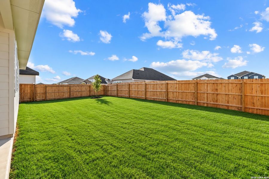 Exterior details and patio area of a home in Hannah Heights, Seguin (Image 28).