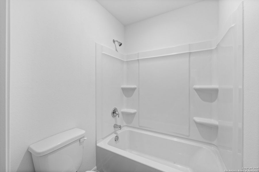 Image 23 of a home in Blue Wing. Image 23 of a home in Blue Wing.