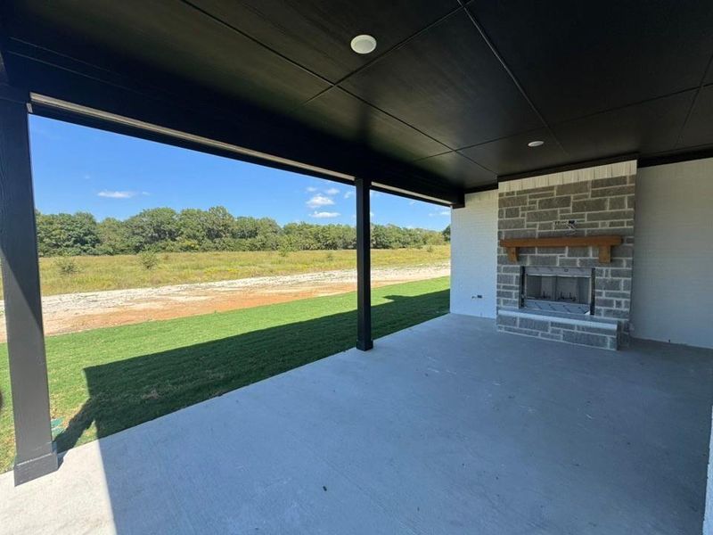 Exterior details and patio area of a home in King Crossing Estates, Van Alstyne (Image 2). Exterior details and patio area of a home in King Crossing Estates, Van Alstyne (Image 2).