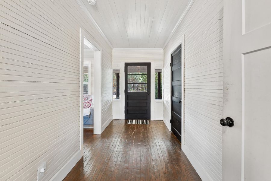 Spacious, unfurnished interior of a new home in , Cottageville (Image 20).