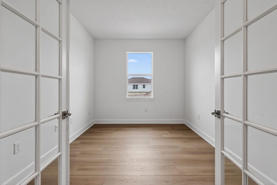 Spacious, unfurnished interior of a new home in Del Webb Tradition, Port St. Lucie (Image 61).