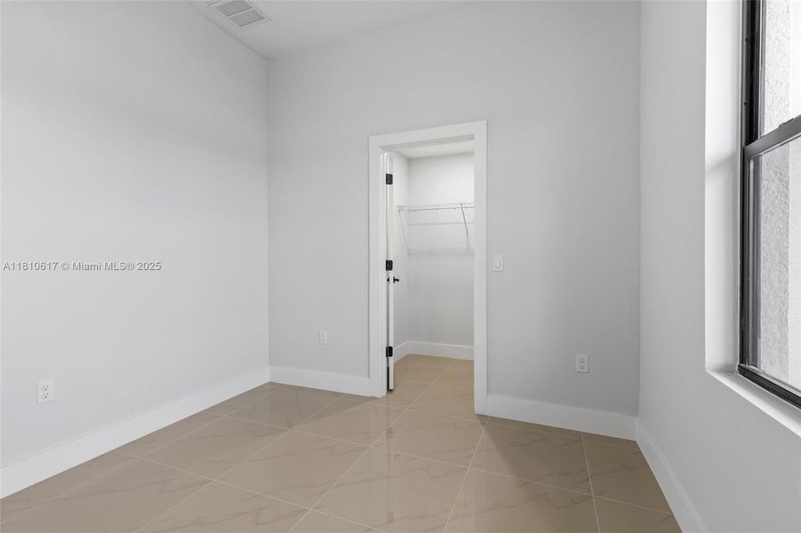 Spacious, unfurnished interior of a new home in , Lehigh Acres (Image 19). Spacious, unfurnished interior of a new home in , Lehigh Acres (Image 19).