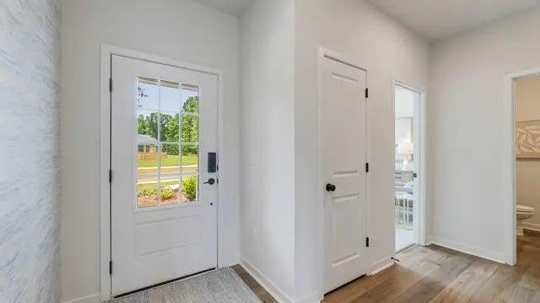 Spacious, unfurnished interior of a new home in Parkview Estates, South Fulton (Image 17).