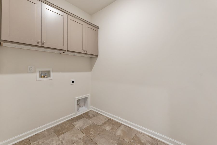Spacious, unfurnished interior of a new home in Dove Hollow, Chesnee (Image 24).