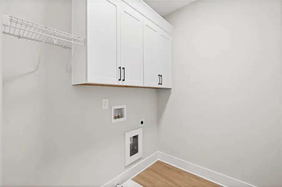 Spacious, unfurnished interior of a new home in , Kennesaw (Image 32). Spacious, unfurnished interior of a new home in , Kennesaw (Image 32).