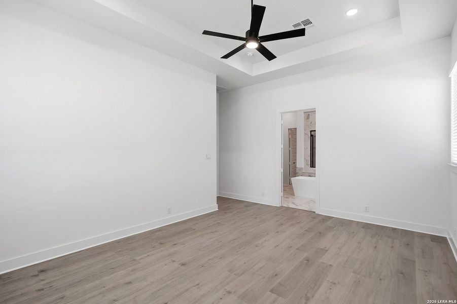 Spacious, unfurnished interior of a new home in Prominence Urban, San Antonio (Image 40).